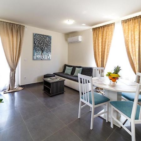 Apartments Leondori Krk Town Zewnętrze zdjęcie