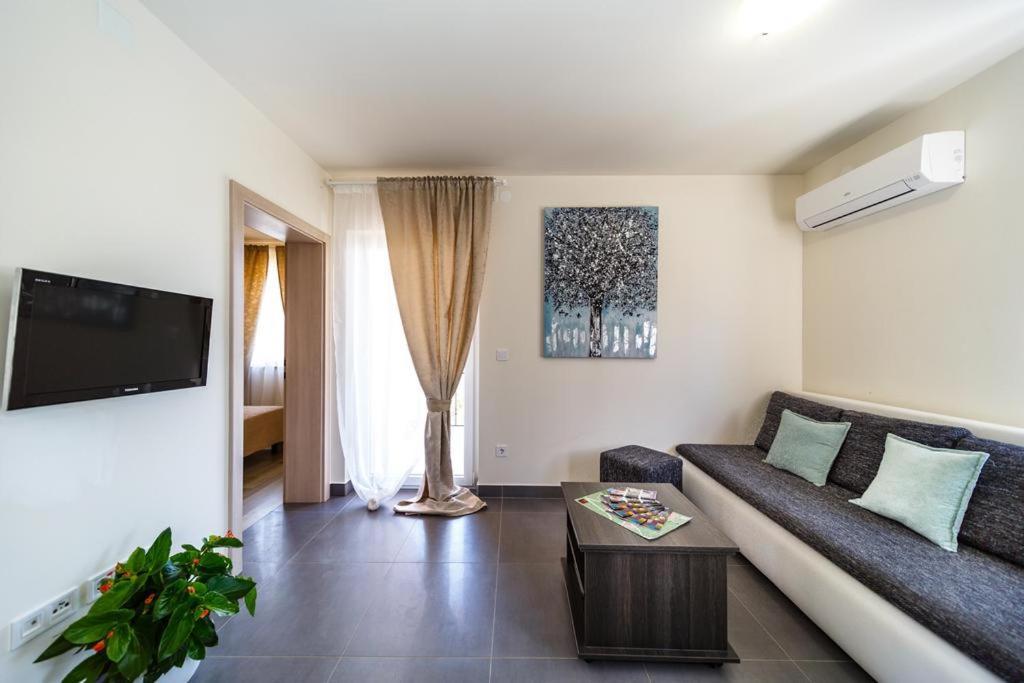 Apartments Leondori Krk Town Zewnętrze zdjęcie