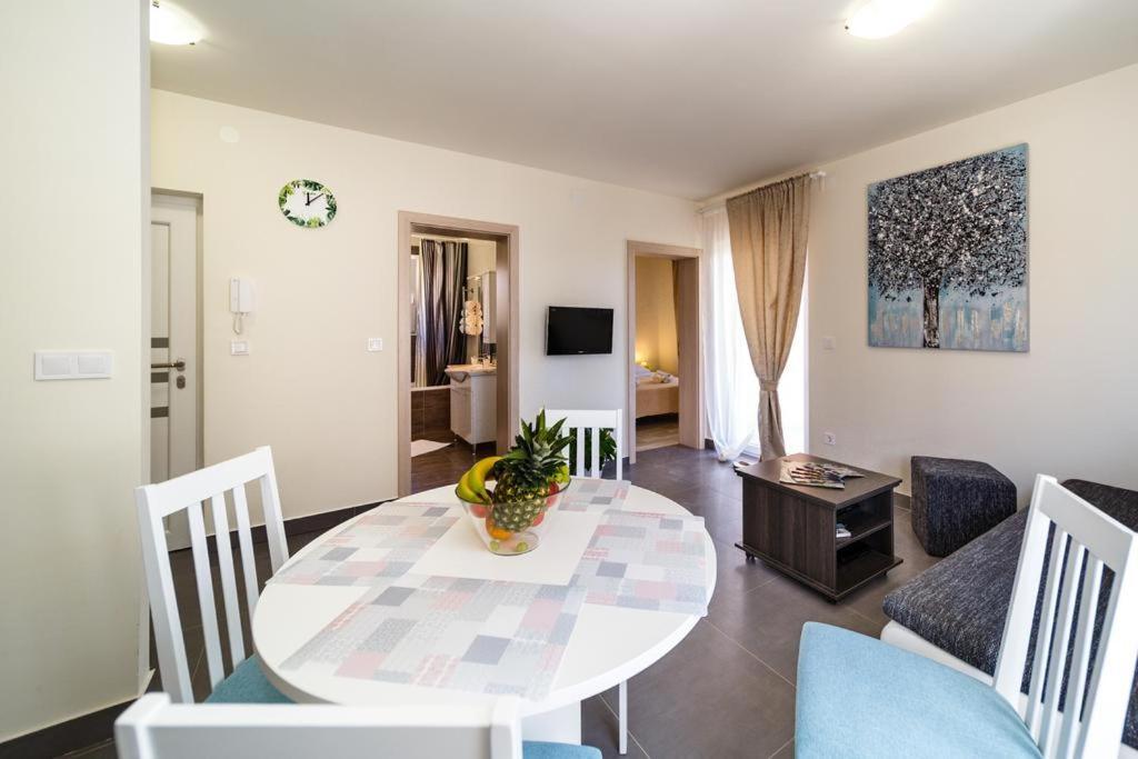Apartments Leondori Krk Town Zewnętrze zdjęcie