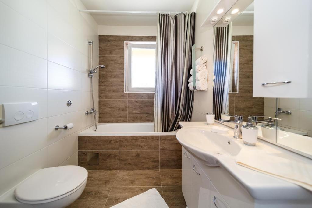 Apartments Leondori Krk Town Zewnętrze zdjęcie