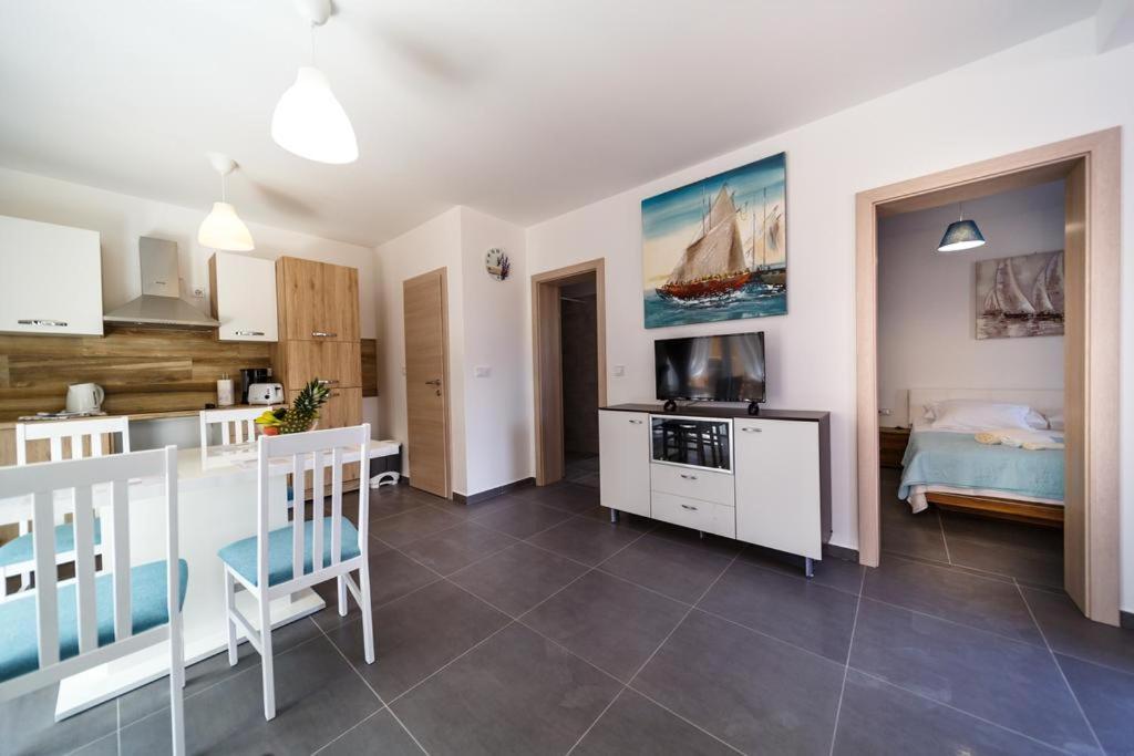 Apartments Leondori Krk Town Zewnętrze zdjęcie