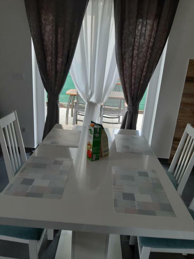 Apartments Leondori Krk Town Zewnętrze zdjęcie