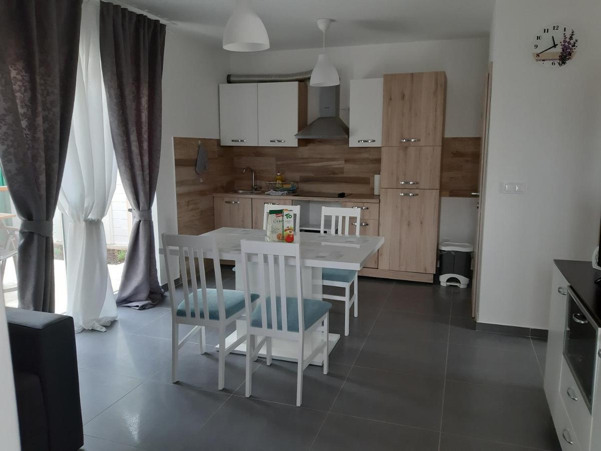 Apartments Leondori Krk Town Zewnętrze zdjęcie