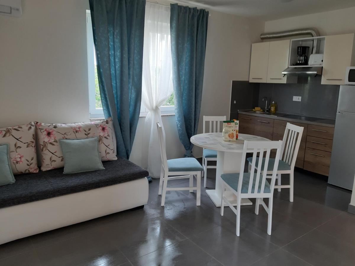 Apartments Leondori Krk Town Zewnętrze zdjęcie